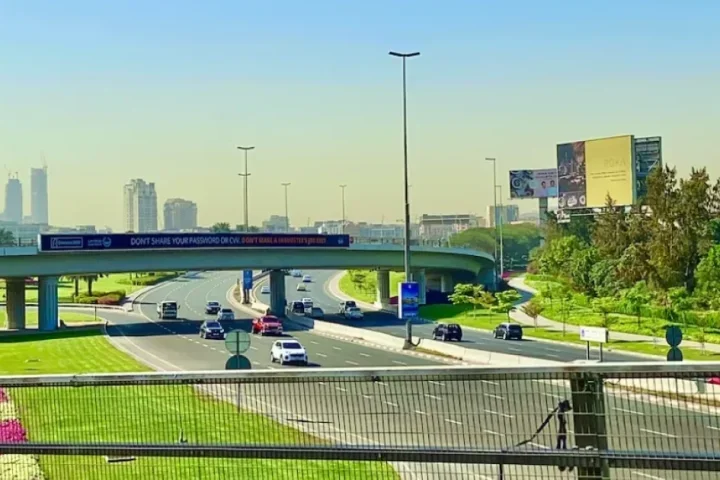 Dubai Mainland vs Serbest Bölge (Freezone) 2026: Hangisini Seçmeli? Dubai Mainland vs Serbest Bölge (Freezone) 2026: Hangisini Seçmeli?