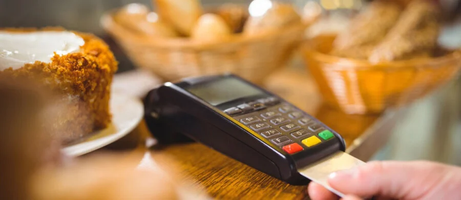 Dubai'de POS cihazında banka kartıyla ödeme